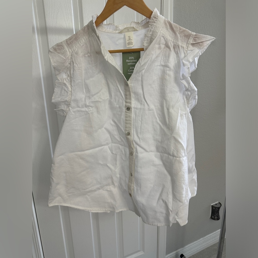 White Linen H&M ruffled shirt. NWT